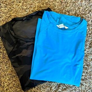 Athleta Ultimate Tee - black camo and bright blue - L